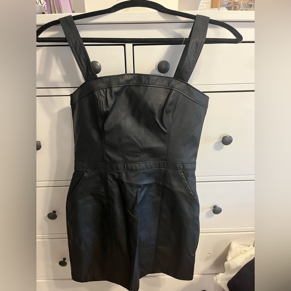 Black leather dress - Picture 5 of 5
